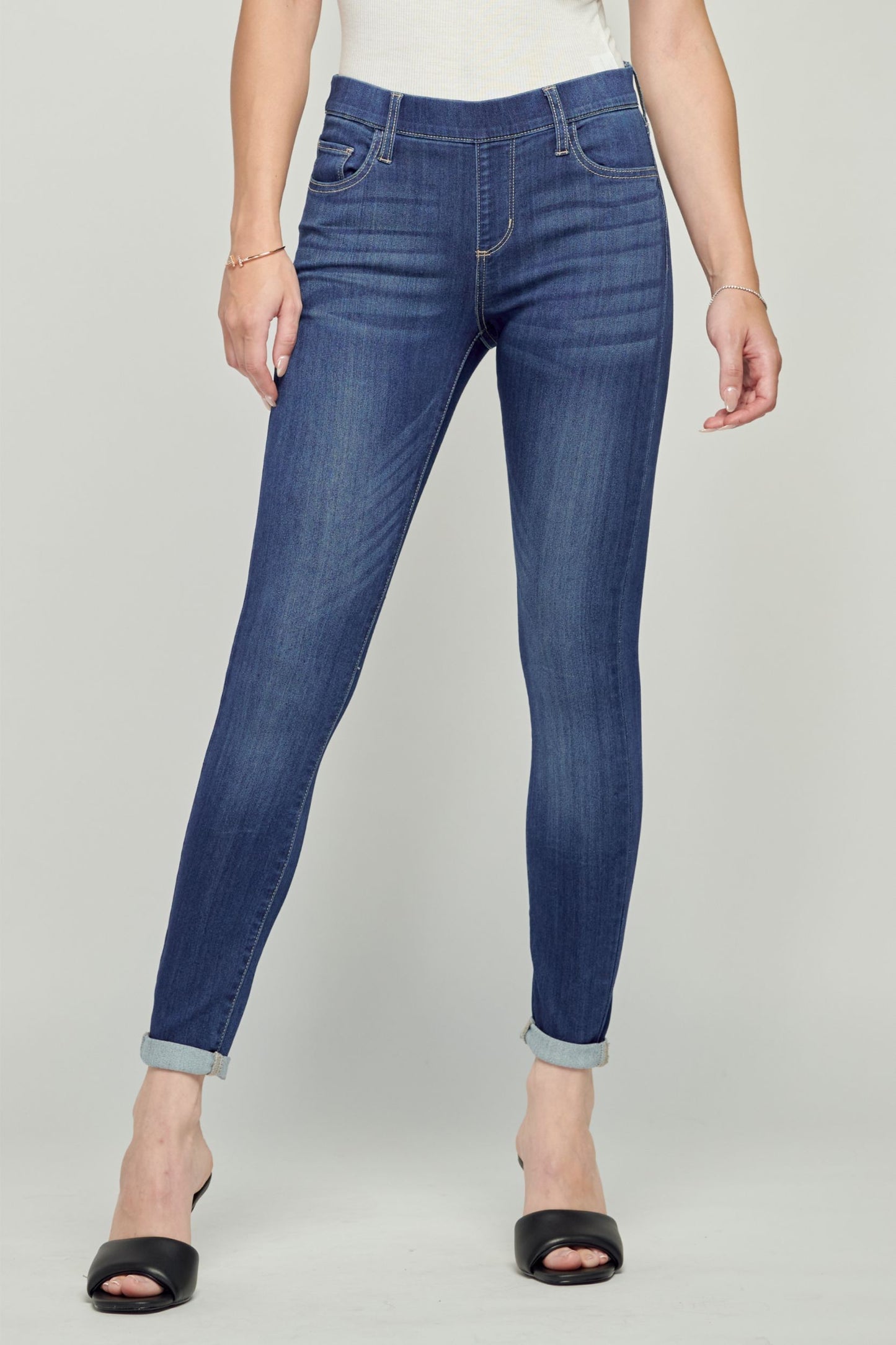 Mid Rise Pull On Crop Skinny