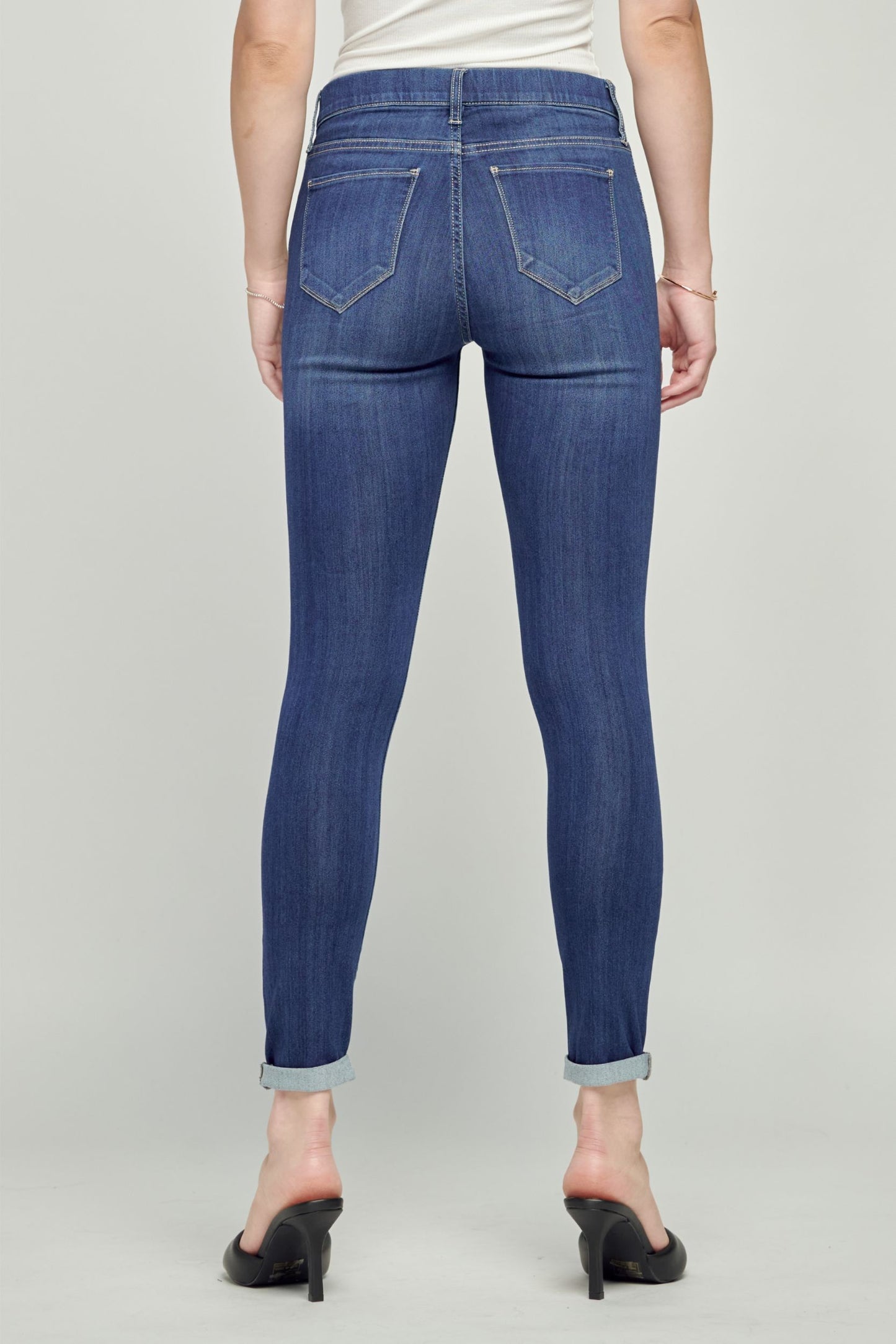 Mid Rise Pull On Crop Skinny